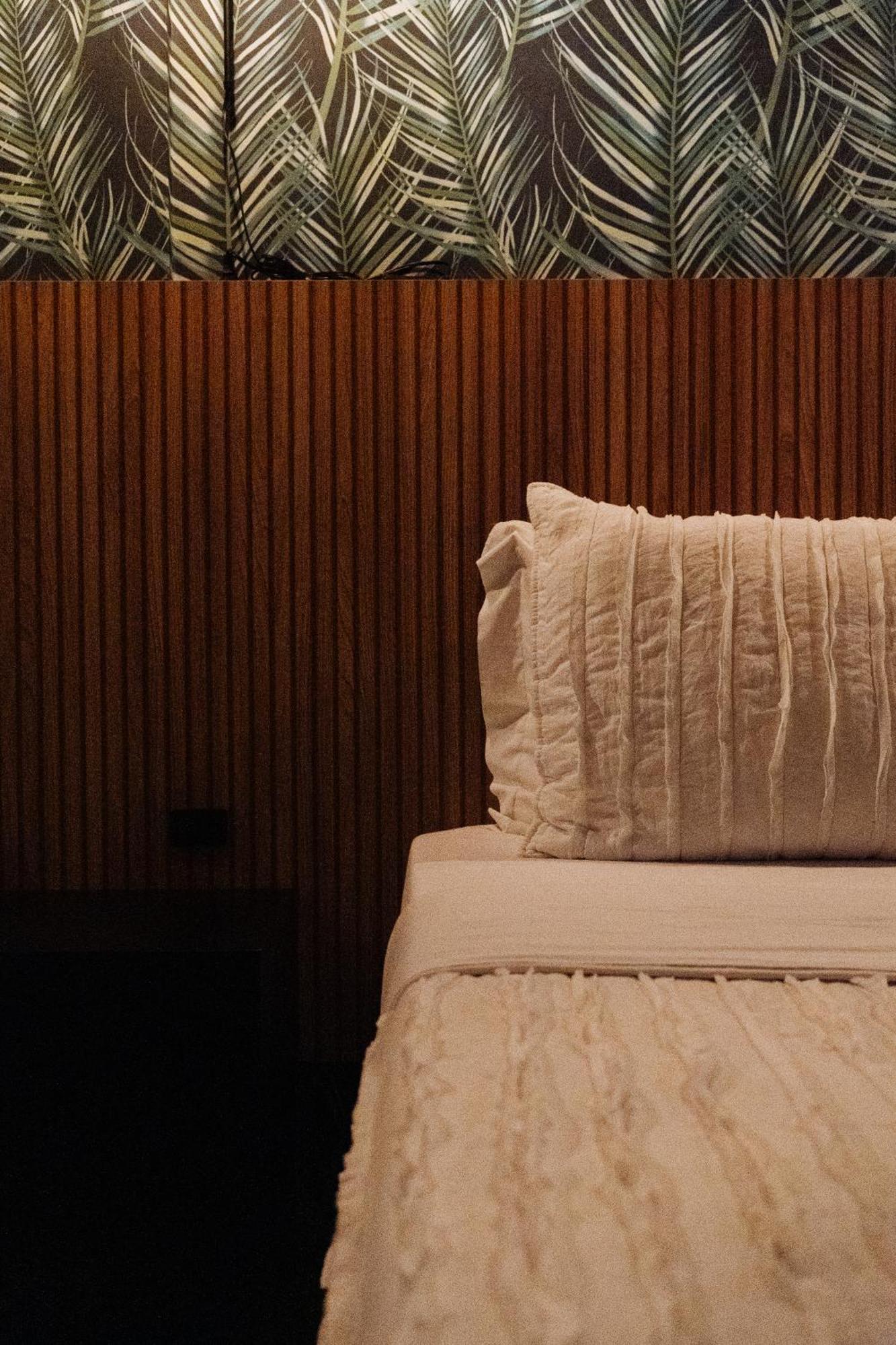 Cris Hotel